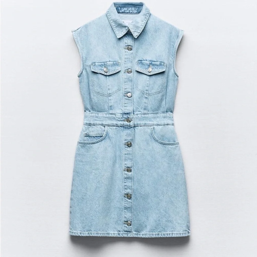 NWT ZARA SLEEVELESS  DENIM MINI DRESS - Mid-blue SZ L - Picture 3 of 5